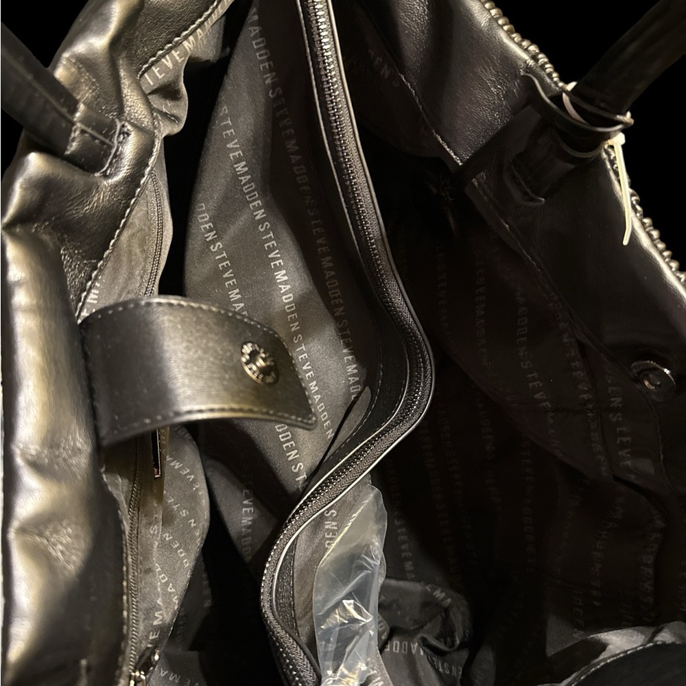Steve Madden Black Tote Bag with Ribbed Texture -New - Picture 7 of 7